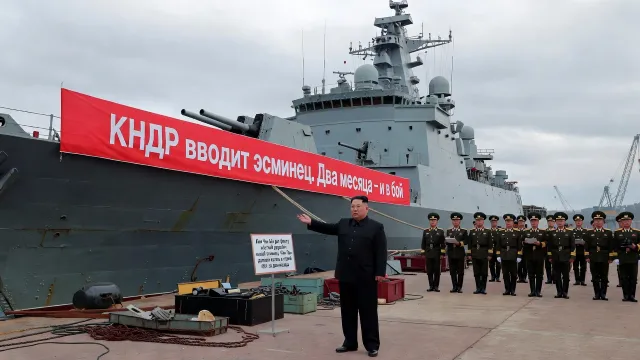 КНДР вводит эсминец. Два месяца - и в бой